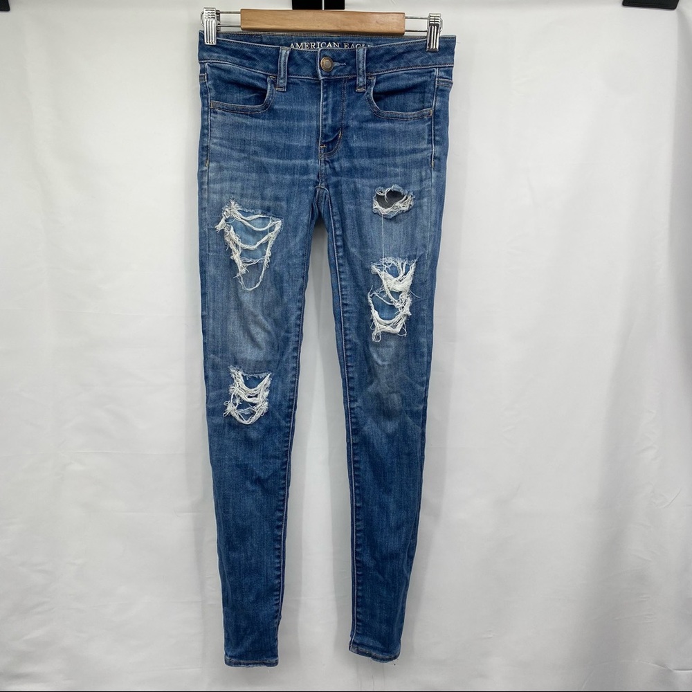 American Eagle Medium Wash Blue Distressed Jegging Jeans